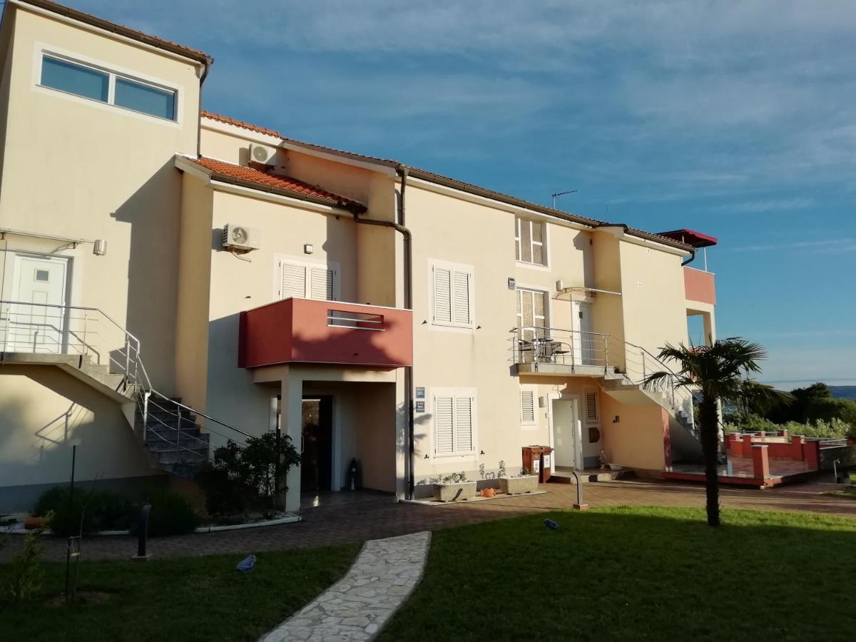 Villa „Drei Palmen“ Sveti Filip i Jakov Exterior photo